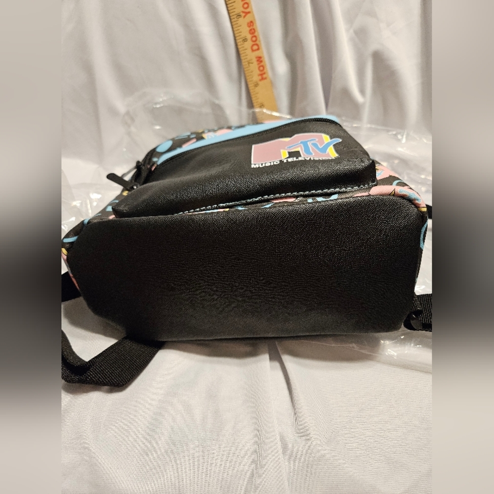 BRAND NEW MTV BACKPACK PURSE Bag Fun Multi-Color Adjustable Small Tote M… - Picture 2 of 4